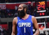 开云官网-哈登重要时刻重要助攻，独行侠带队取胜！